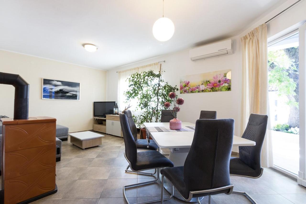 Apartment Carmen Pula