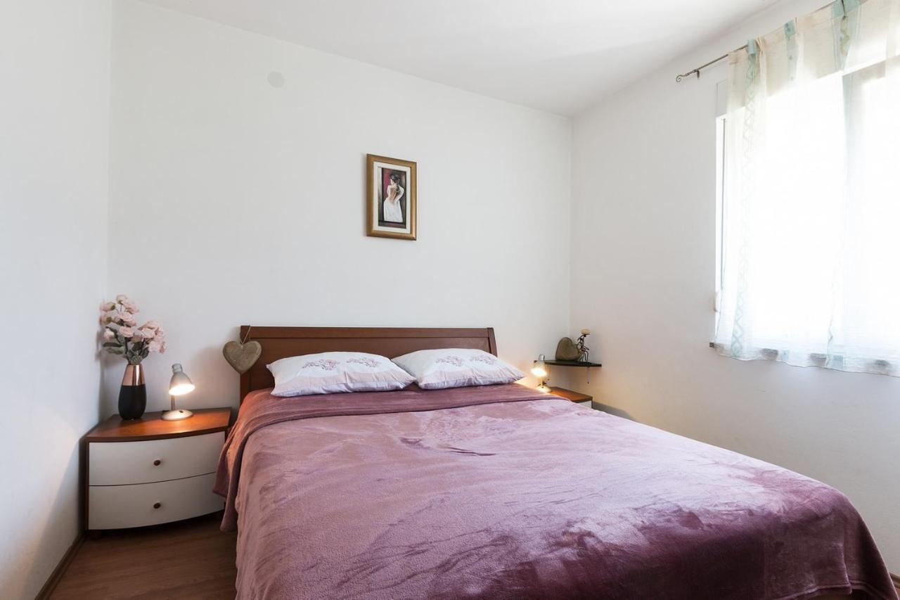 Carmen Apartment *